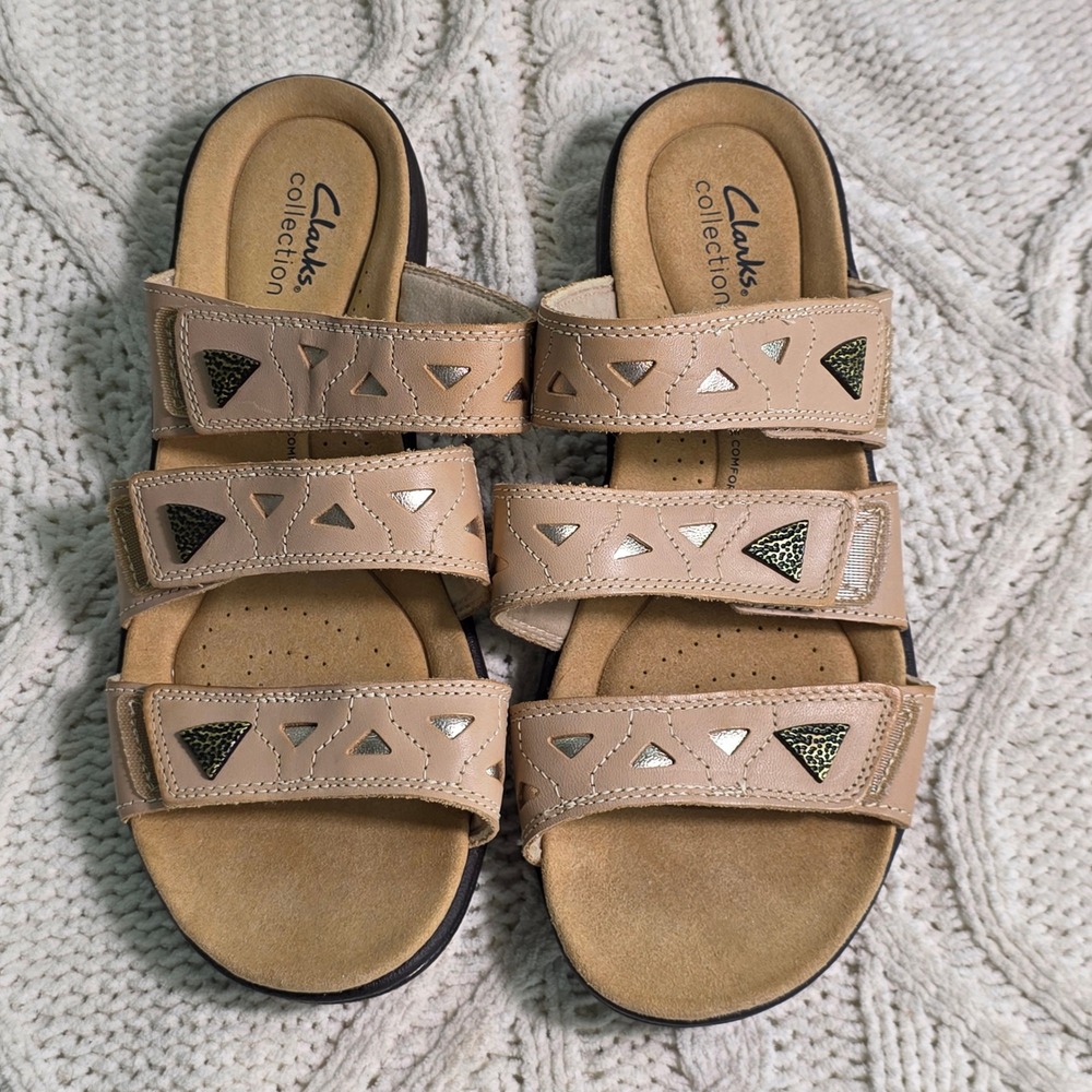 Clarks Slide Sandal Tan Geometric Laser Cut Triple Hook Loop Women 9.5 Excellent